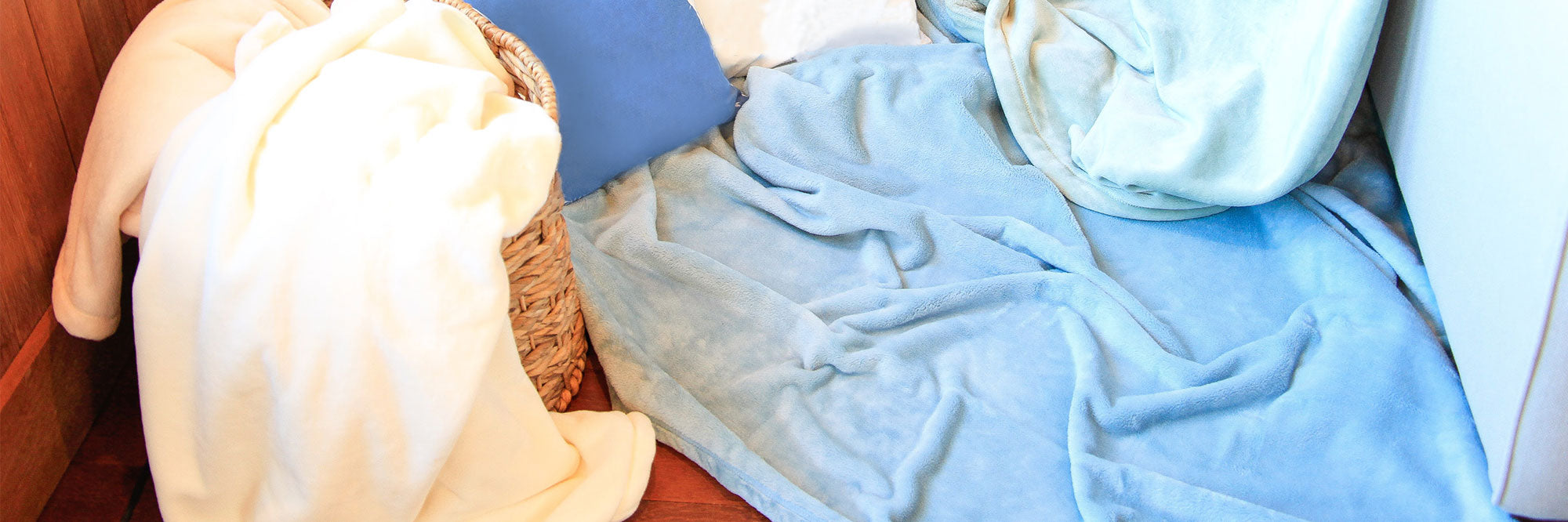 Fleece Blankets, Embracing Winter Warmth: The Soothing Comfort and Warmth of Fleece Blankets