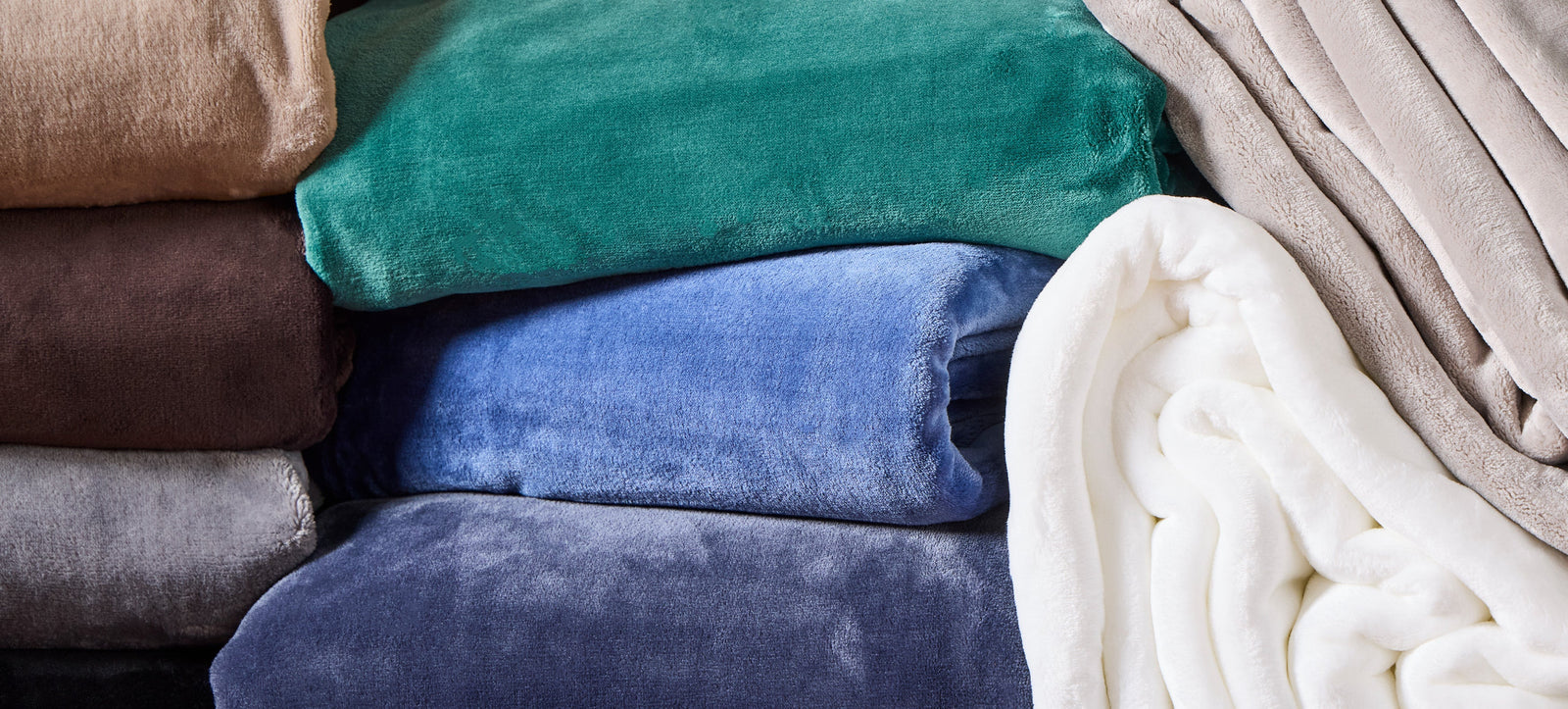 Lustersoft Throw Warmest Blanket Made in USA | Soft, Plush Non-Shedding Luster Loft ...