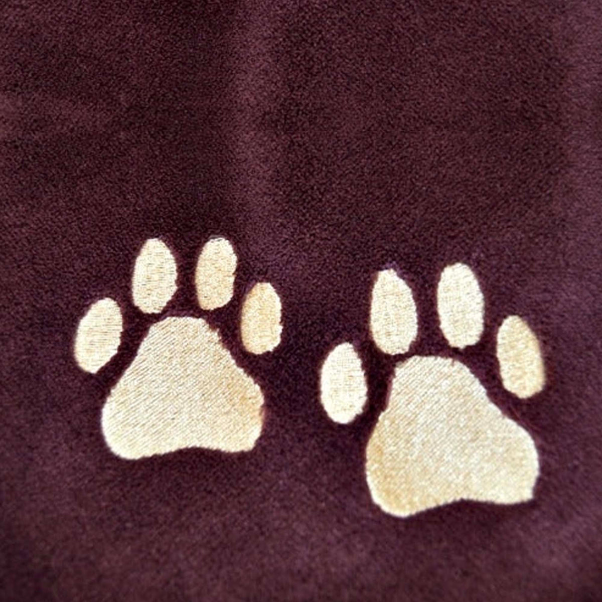 paw print embroidery